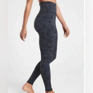 ATHLETA Elation Textured Tight, Frosted Floral Blue 🌴